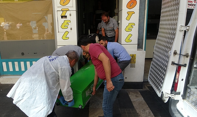 Azerbaycanlı kadın otel odasında ölü bulundu
