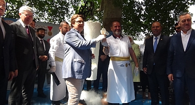 Bakan Derya Yanık Maraş'ta vatandaşlarla bir araya geldi