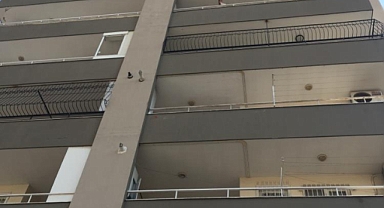 Balkondan düşen kadın hayatını kaybetti