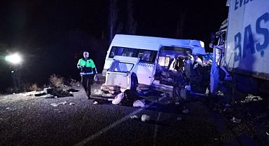 Düğün dönüşü feci kaza: 8 ölü, 9 yaralı