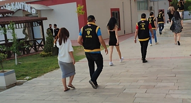 Masaj salonlarına fuhuş operasyonu: 11 gözaltı