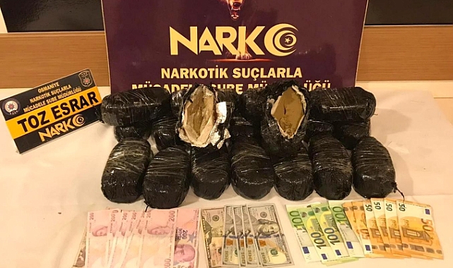 Minibüste 12 kilo esrar ele geçirildi