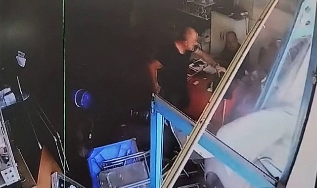 Önce kaza yaptı, ardından iş yerine daldı
