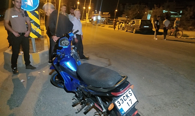 Otomobille motosiklet çarpıştı 2 kişi yaralandı