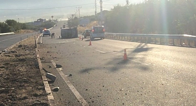 Refüje çarparak metrelerce savruldu: 3 yaralı