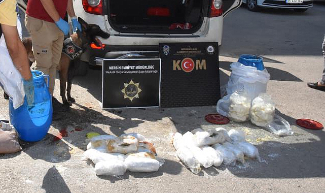 Salça ile peynir  bidonları arasında uyuşturucu bulundu