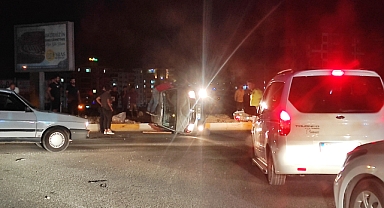 Şanlıurfa'da iki otomobil çarpıştı: 9 yaralı