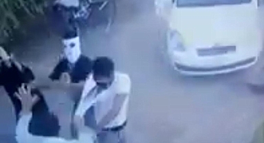 Şanlıurfa'da maskeli şahısların sopalı saldırısı kameraya yansıdı