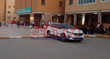 Şanlıurfa'da okul önünde bıçaklı kavga: 3 yaralı