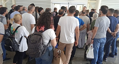 Türk Hava Yolları, kapı arızalı diyerek yolcuların bir kısmını uçağa almadı