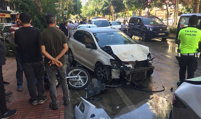 Zincirleme kazada motosiklet sürücüsü feci şekilde öldü