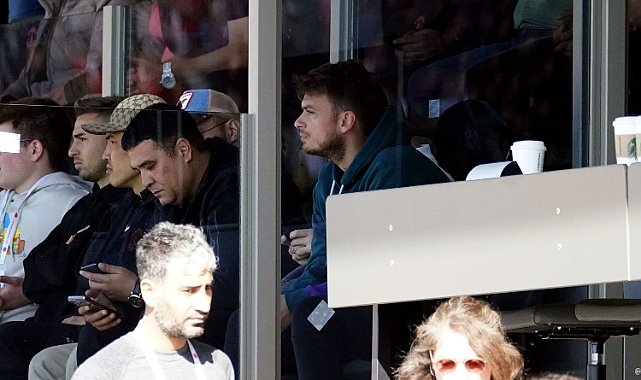 Adem Llajic, tribünde