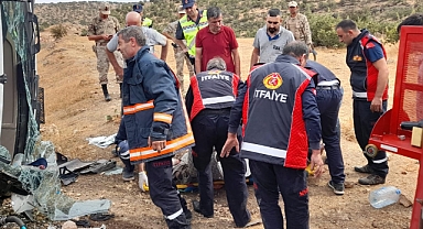 Akaryakıt yüklü tır devrildi: 1 yaralı