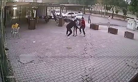Arkadaşını tabancayla vurdu
