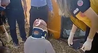 Asfalt yüklü kamyon devrildi: 1 yaralı
