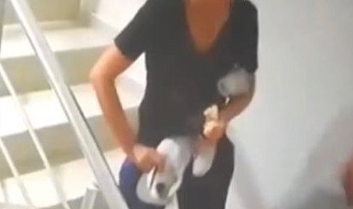 Ayakkabı hırsızları kameraya yansıdı