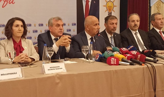 Bakan Kirişçi'nin programında gerginlik!