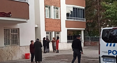 Balkondan düşen genç hayatını kaybetti