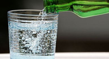 Daha sağlıklı kemikler için maden suyu tüketimi ihmal edilmemeli