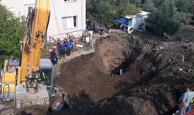 Define aramak için kazdıkları toprağın altında kaldılar