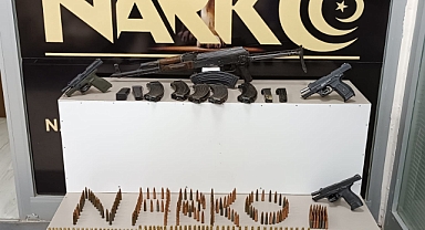 Durdurulan otomobilde çok sayıda mühimmat ele geçirildi