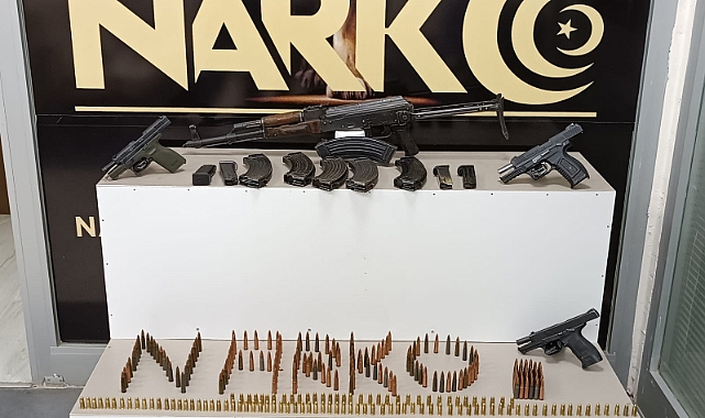 Durdurulan otomobilde çok sayıda mühimmat ele geçirildi