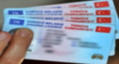 Eski tip sürücü belgelerinin değiştirilme süresi uzatıldı