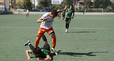 Genç horozlar lige farkla başladı