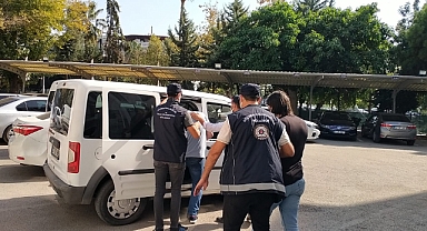 Göçmen kaçakçılığı operasyonu: 2 gözaltı