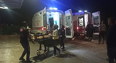 Hafif ticari araçlar çarpıştı: 2 yaralı