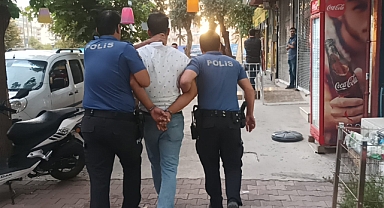 Hırsızlıktan aranan şahsı polis yakaladı