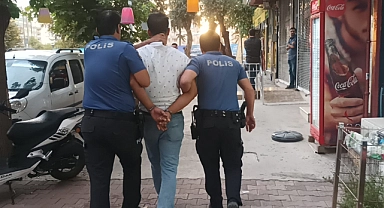 Hırsızlıktan aranan şahsı polis yakaladı