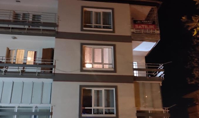 İki arkadaş arasında bıçaklı kavga : 1 yaralı