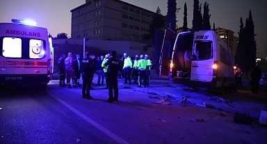 İşçi servisi ile otomobil çarpıştı: 1 ölü, 15 yaralı