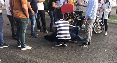 Kamyonet ile motosiklet çarpıştı: 1 yaralı