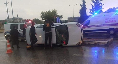 Kontrolden çıkan otomobil takla attı; 2 yaralı