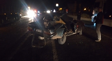 Otomobil tıra arkadan çarptı: 1 yaralı