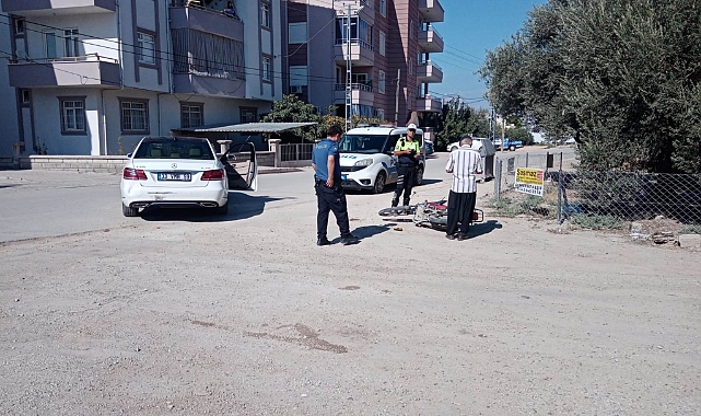 Otomobile çarpan motosikletin sürücüsü yaralandı