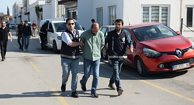 Otomobili uzun namlulu silahla tarayan zanlılar polisten kaçamadı