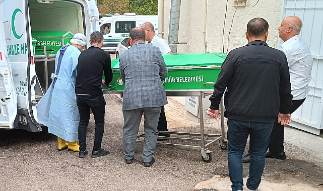 Otomobilin çarptığı motosikletli genç kurtarılamadı