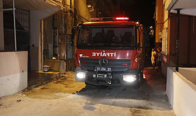 Oturduğu binanın merdivenini yakan kişi gözaltına alındı
