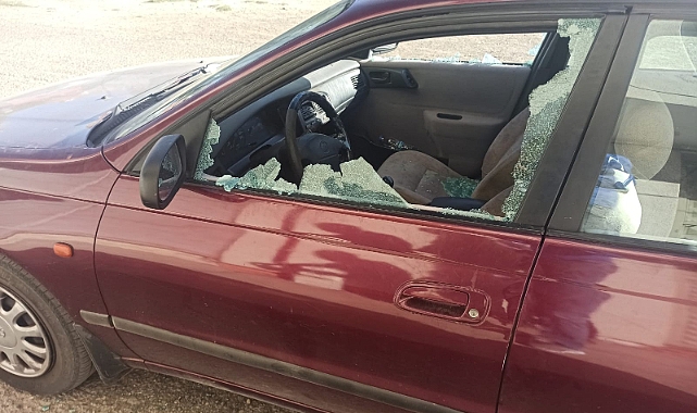 Park halindeki otomobile ateş açıldı