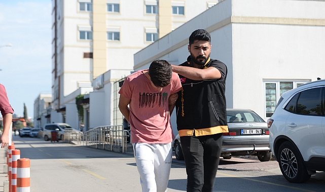 Parkta bıçaklı kavga: 2 tutuklama