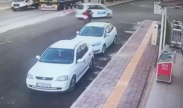Polis aracı ile kurye çarpıştı:1 yaralı