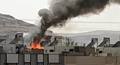 Şanlıurfa'da bir evin çatı katında yangın çıktı