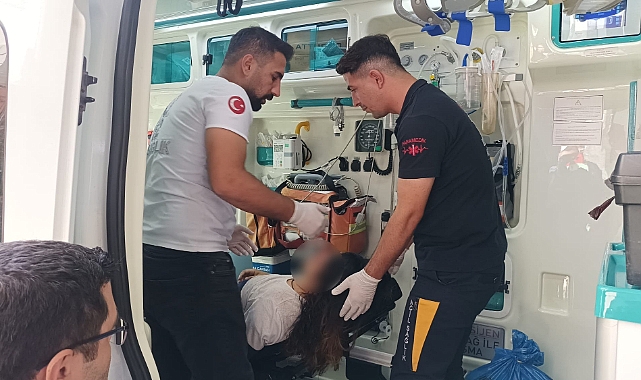 Sinir krizi geçiren kadın kafasını duvarlara vurdu
