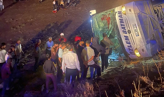 Suruç'ta yolcu otobüsü şarampole devrildi! 25 yaralı