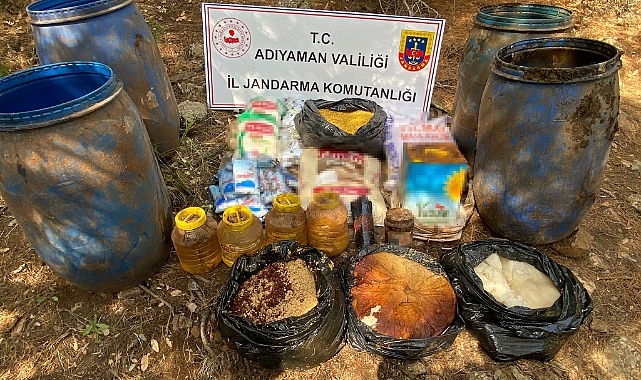 Teröristlere ait yaşam malzemeleri ele geçirildi