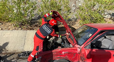 Tur otobüsü kaza yaptı: 1’i ağır 10 yaralı