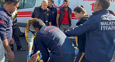 Üç aracın karıştığı kazada 2 kişi yaralandı